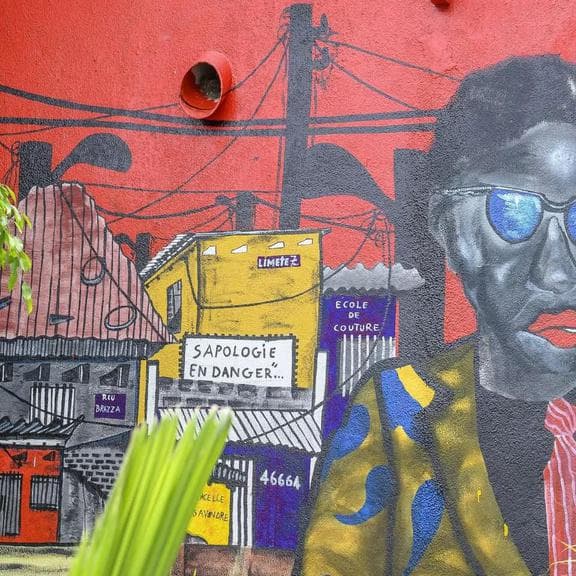Mural urbain, scène de rue et portrait
